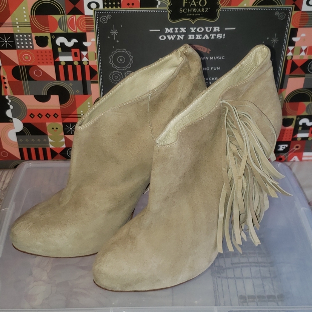 Womens Shoes